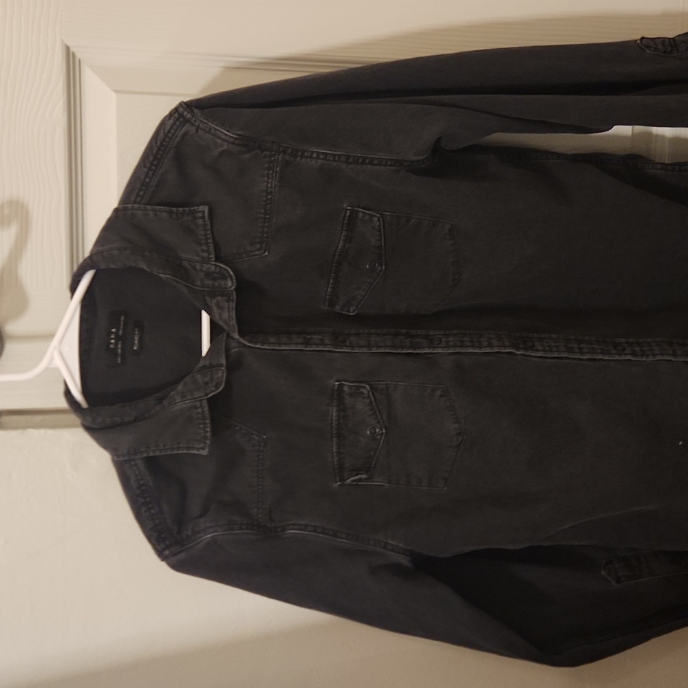 Zara Meduim long sleeve denim shirt